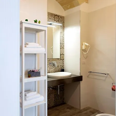 Lo Strazzo - Comfort Guest house *